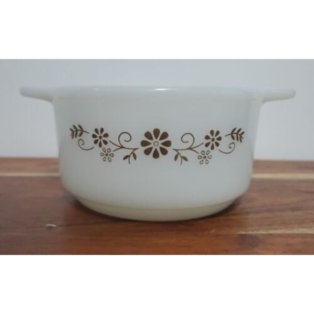 Dynaware Pyr-O-Rey Pyrex Milk Glass Brown Daisy Casserole Bowl Dish